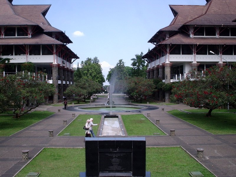10 Universitas  Terbaik  di  Indonesia  Indonesia  Selalu 